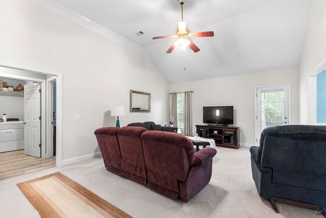 103 Englewood Court, Bonaire, GA 31005