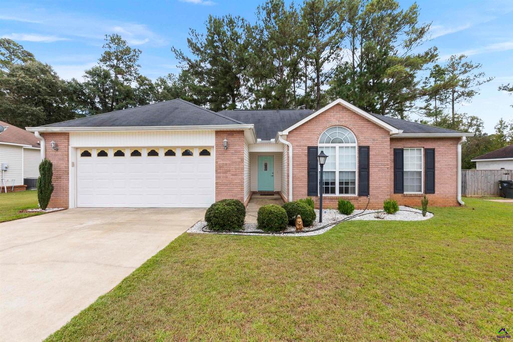 103 Englewood Court, Bonaire, GA 31005