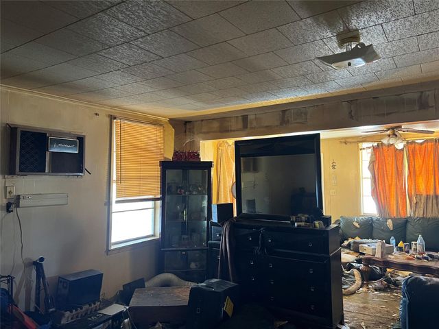 1034 Ranch Road 2545, Kingsland, TX 78639