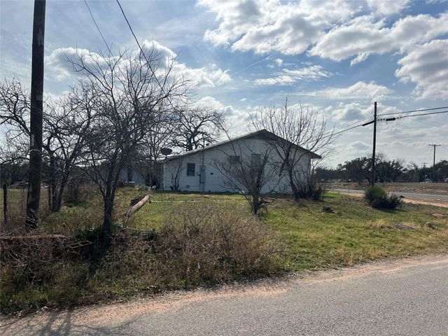 1034 Ranch Road 2545, Kingsland, TX 78639
