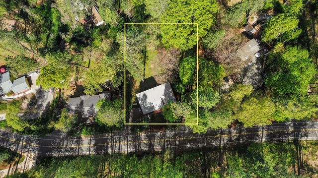 10450 Alta Sierra Dr, Grass Valley, CA 95949