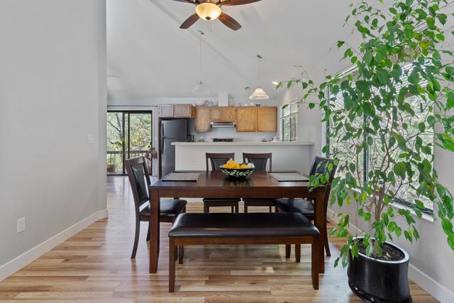 10450 Alta Sierra Dr, Grass Valley, CA 95949