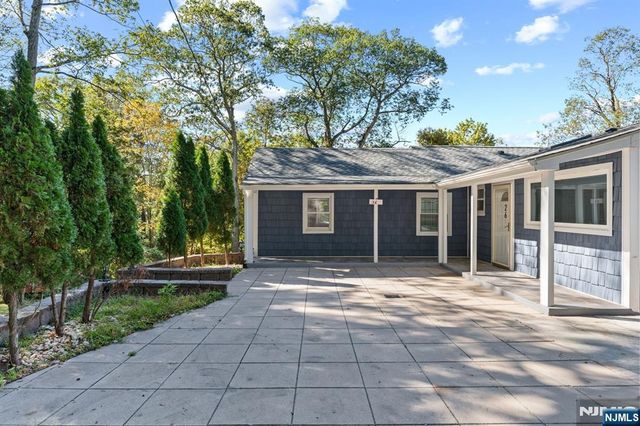 26 Rock Road, West Milford, NJ 07480