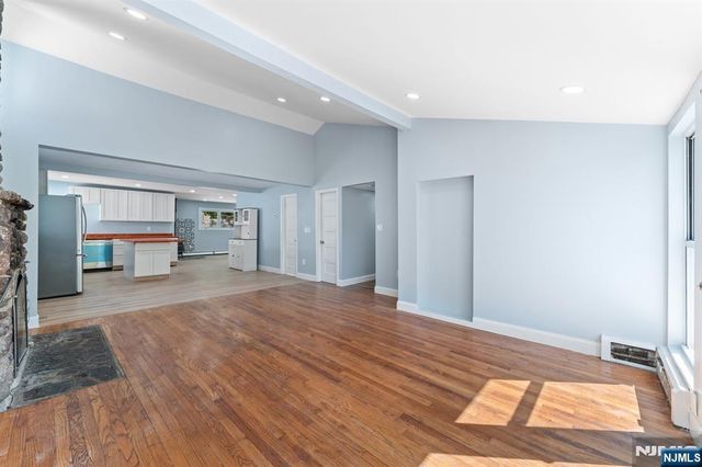 26 Rock Road, West Milford, NJ 07480