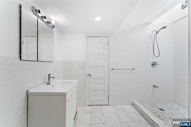 26 Rock Road, West Milford, NJ 07480