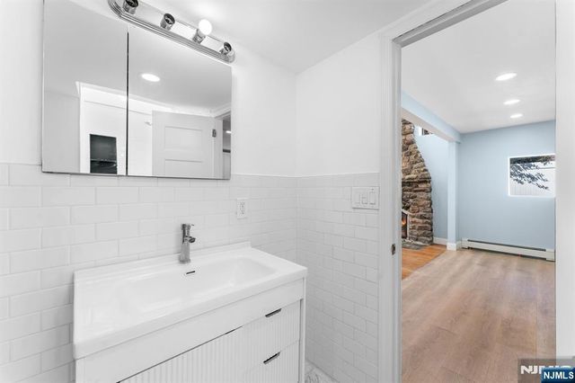 26 Rock Road, West Milford, NJ 07480