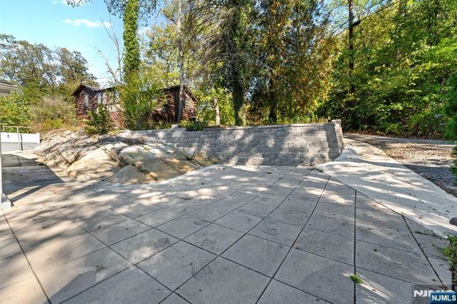 26 Rock Road, West Milford, NJ 07480