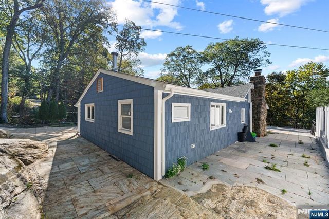 26 Rock Road, West Milford, NJ 07480