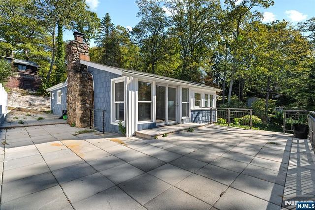 26 Rock Road, West Milford, NJ 07480