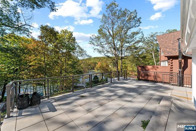 26 Rock Road, West Milford, NJ 07480