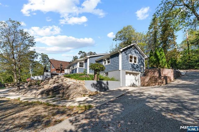 26 Rock Road, West Milford, NJ 07480