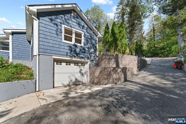 26 Rock Road, West Milford, NJ 07480