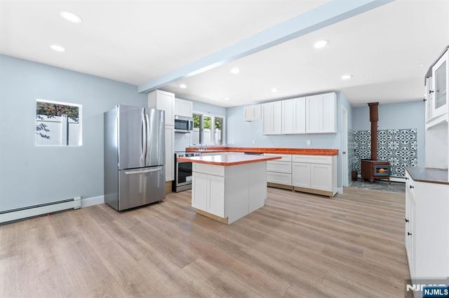 26 Rock Road, West Milford, NJ 07480