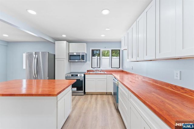 26 Rock Road, West Milford, NJ 07480