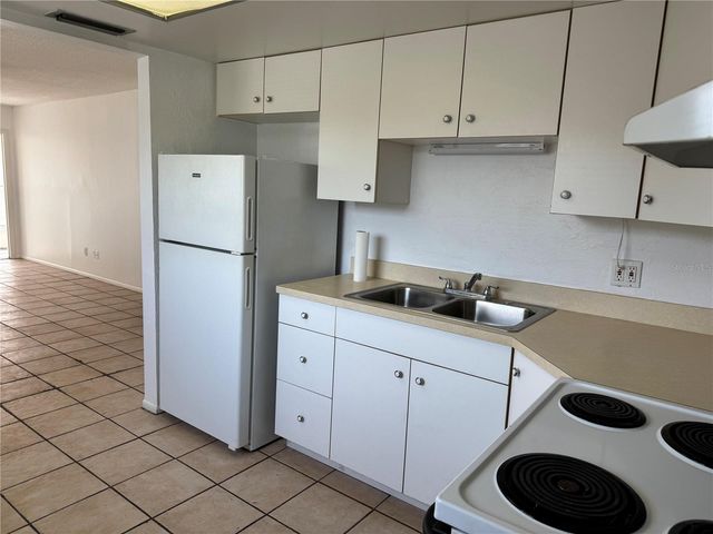 3480 32ND AVENUE N 105, St Petersburg, FL 33713