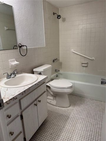 3480 32ND AVENUE N 105, St Petersburg, FL 33713