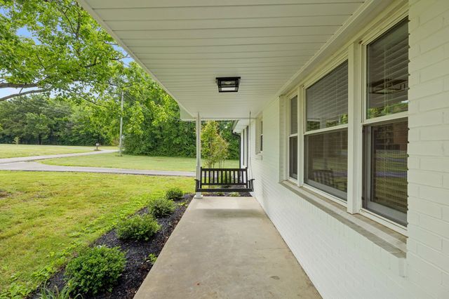 174 Young Rd, Lebanon, TN 37090