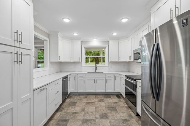 174 Young Rd, Lebanon, TN 37090