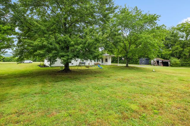 174 Young Rd, Lebanon, TN 37090