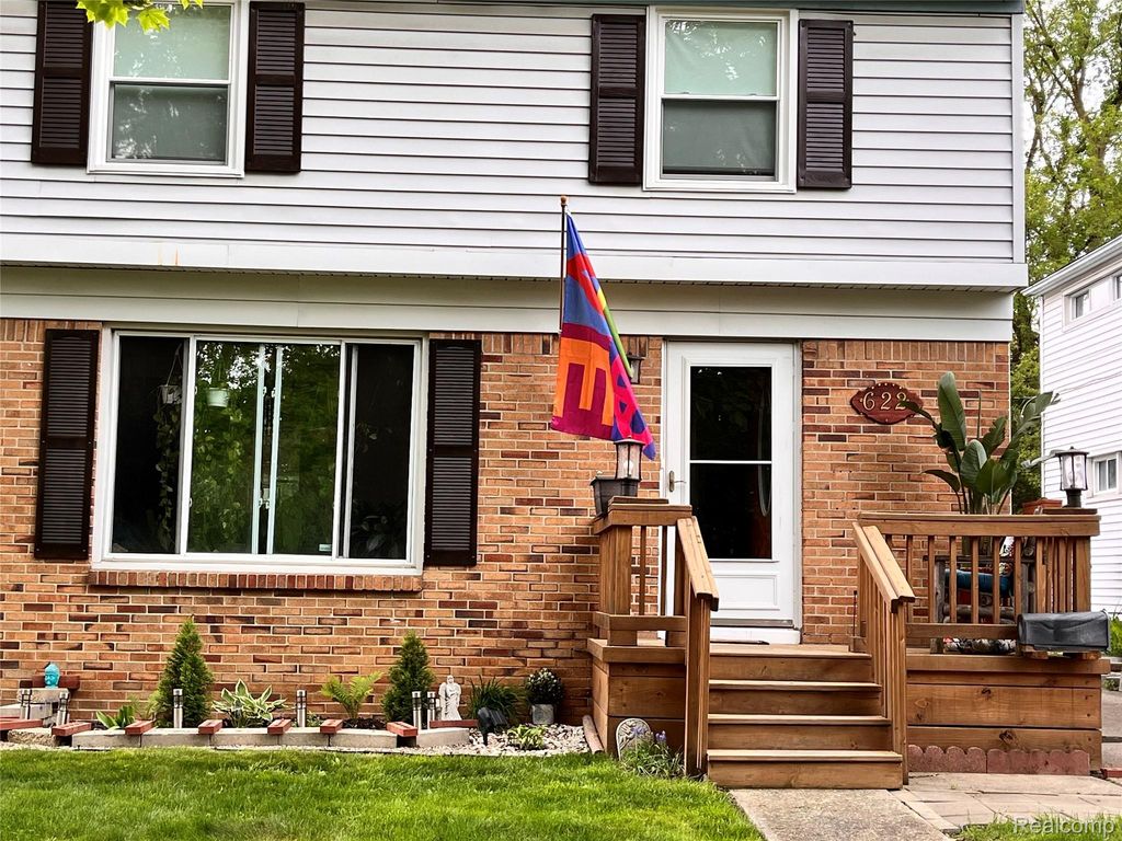 622 Chalmers Street, Flint, MI 48503