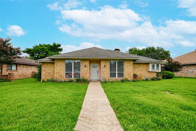 2217 Cedar Circle, Carrollton, TX 75006