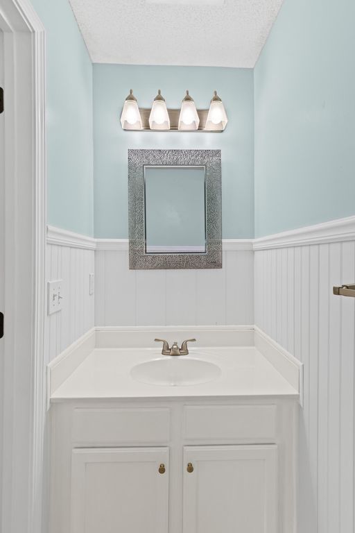 Image 8 of property listing at 5143 Ballantine Drive, Summerville, SC 29485