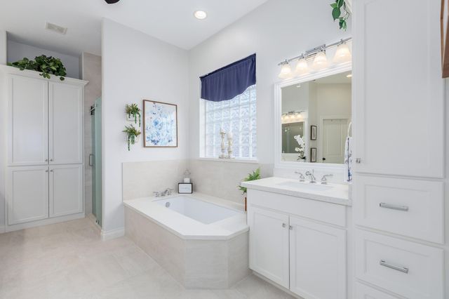 40 Artesian Way, New Caney, TX 77357