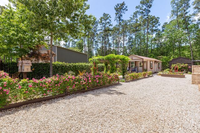 40 Artesian Way, New Caney, TX 77357