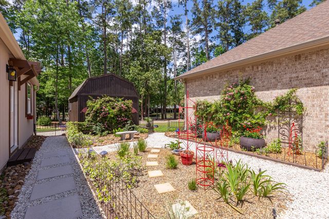 40 Artesian Way, New Caney, TX 77357