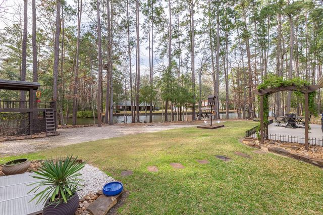 40 Artesian Way, New Caney, TX 77357