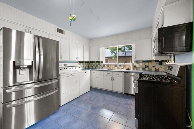 1209 W Lilly Lane, Arlington, TX 76013