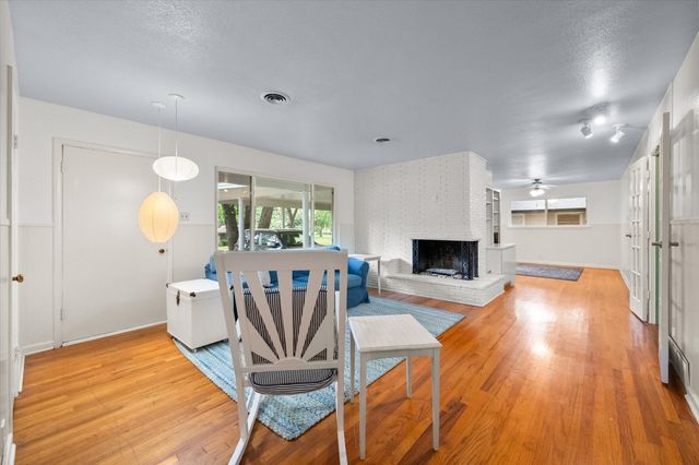 1209 W Lilly Lane, Arlington, TX 76013