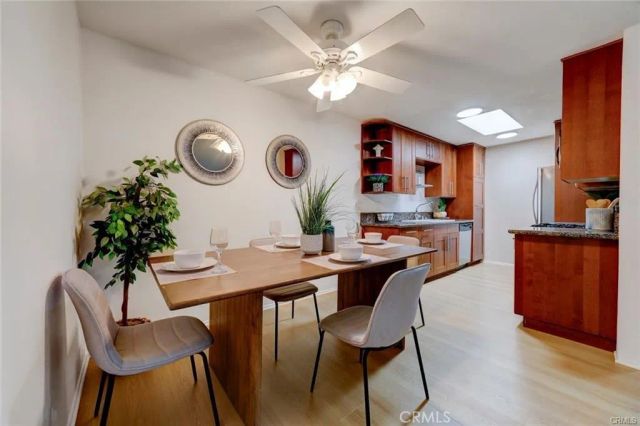 11138 Aqua Vista Street 9, Studio City, CA 91602