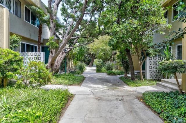 11138 Aqua Vista Street 9, Studio City, CA 91602
