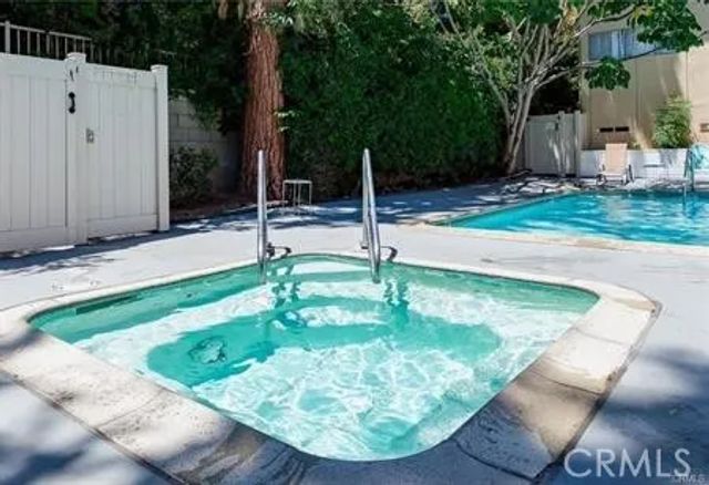11138 Aqua Vista Street 9, Studio City, CA 91602