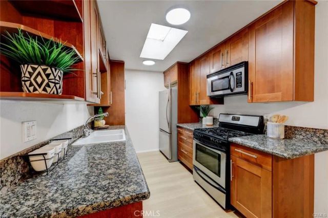 11138 Aqua Vista Street 9, Studio City, CA 91602