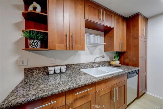 11138 Aqua Vista Street 9, Studio City, CA 91602