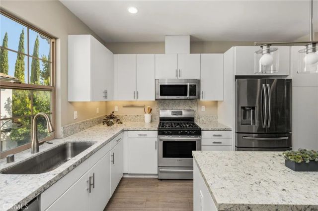 111 Tallowood, Irvine, CA 92620