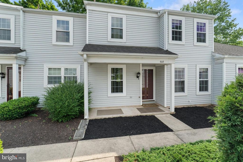 608 CAMBRIDGE CT, Palmyra, PA 17078