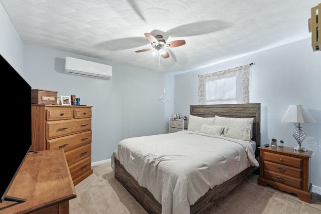 889 Hitzfield Street, Huntington, IN 46750