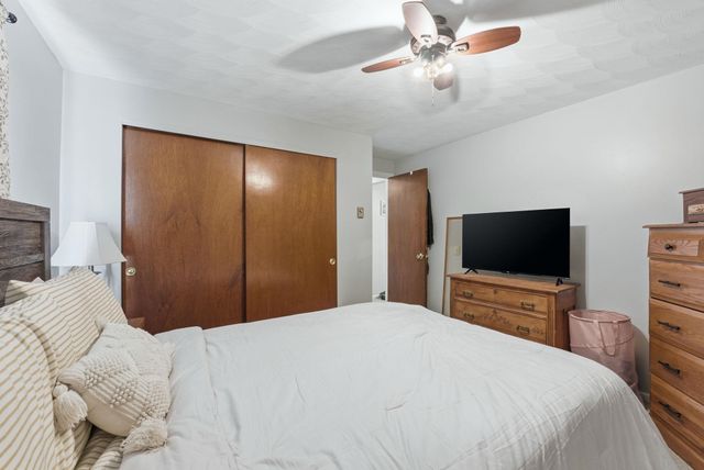 889 Hitzfield Street, Huntington, IN 46750