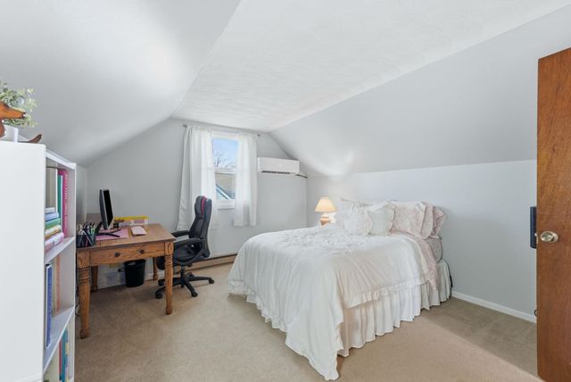 889 Hitzfield Street, Huntington, IN 46750