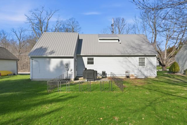 889 Hitzfield Street, Huntington, IN 46750