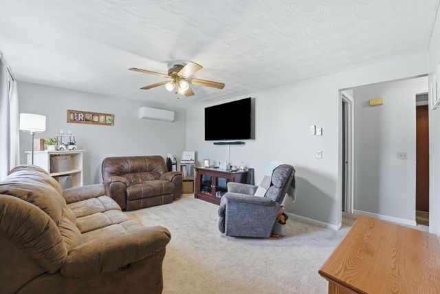 889 Hitzfield Street, Huntington, IN 46750