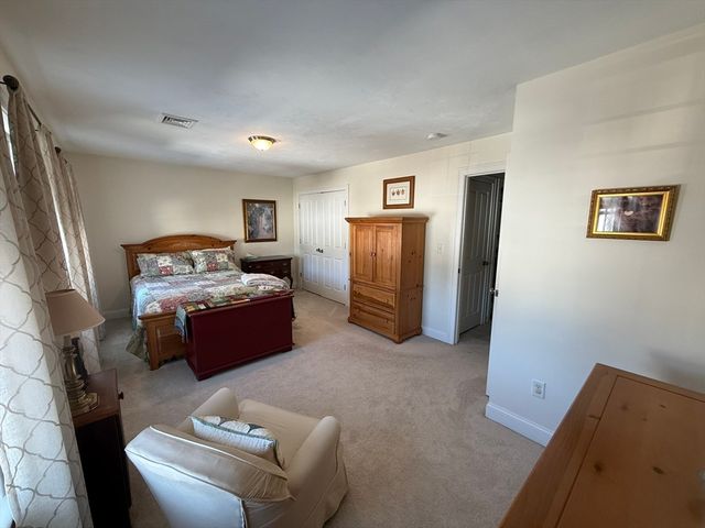 61 Sawmill Ln, Hanson, MA 02341