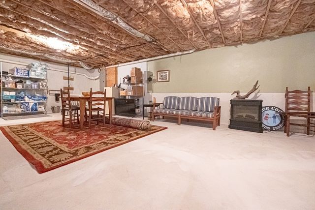 61 Sawmill Ln, Hanson, MA 02341