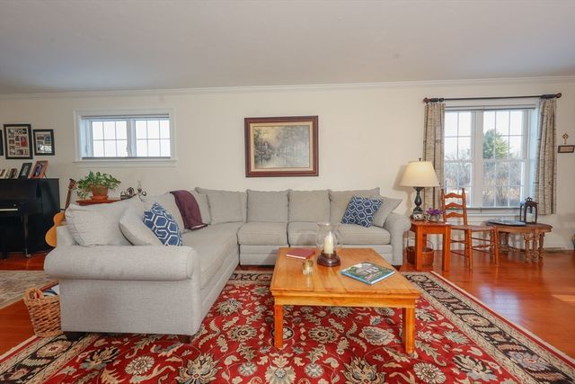 61 Sawmill Ln, Hanson, MA 02341