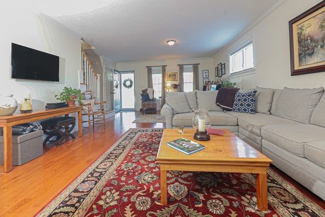 61 Sawmill Ln, Hanson, MA 02341