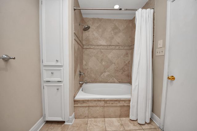 6159 Ella Lee Lane, Houston, TX 77057