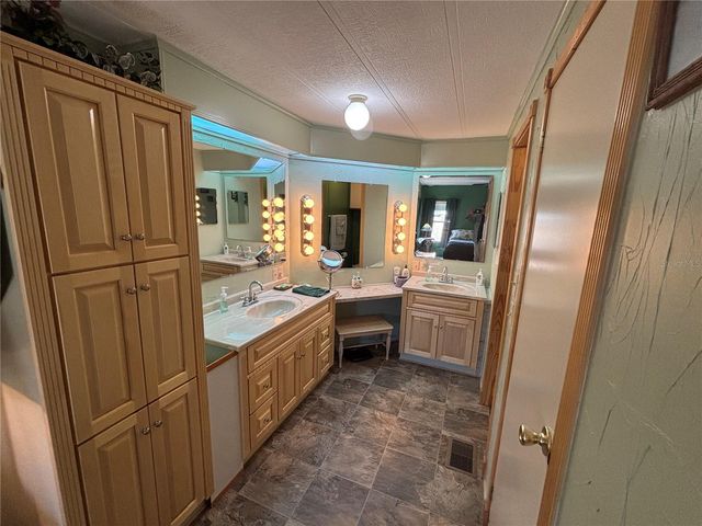 18410 SE 58TH STREET, Ocklawaha, FL 32179